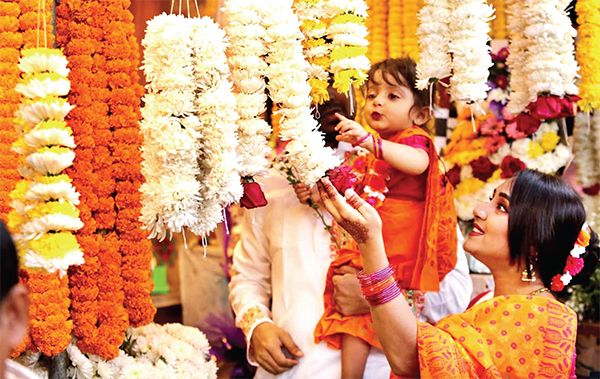 বসন্তে রঙিন ভালোবাসা দিবস উৎসবে প্রাণবন্ত ছিল বাঙালি