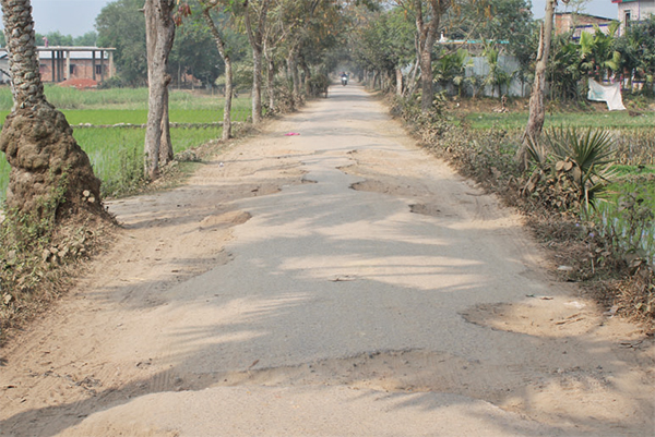 দশ গ্রামের মানুষের দুর্ভোগ