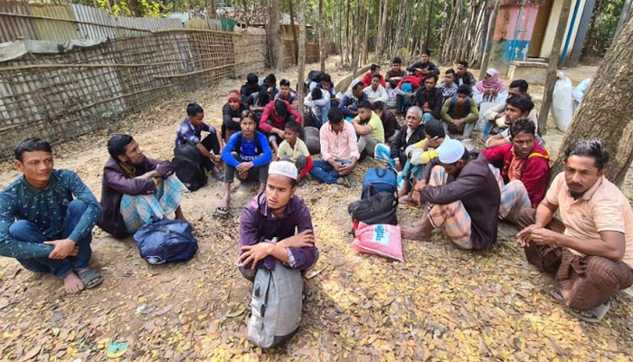 ক্যাম্প থেকে চট্টগ্রাম যাওয়ার চেষ্টাকালে ৪০ রোহিঙ্গা আটক 