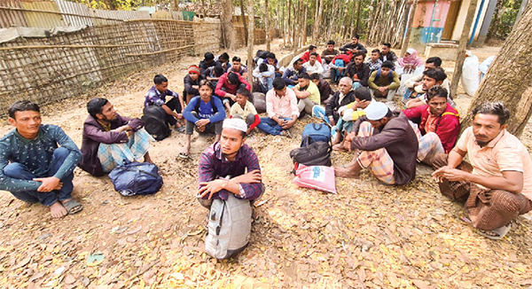 রিমান্ড শেষে ১১ অস্ত্রধারী রোহিঙ্গা কারাগারে