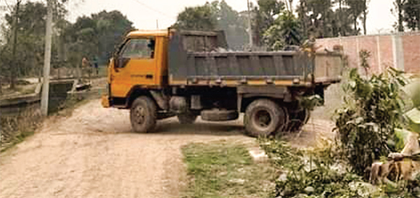 কালীগঞ্জে থামছে না ফসলি জমির মাটি কাটা