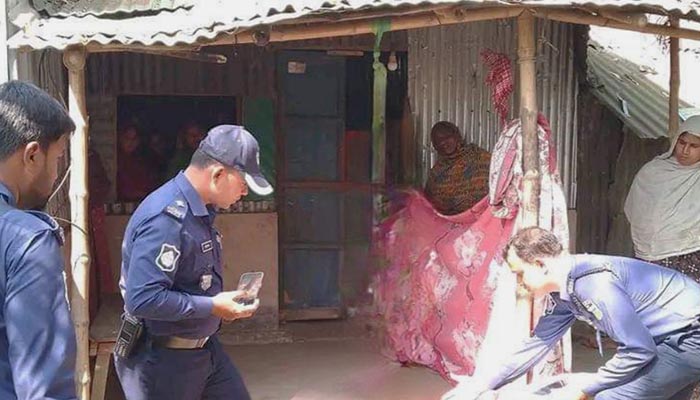 নেত্রকোণায় তরুনীকে হত্যার পর মরদেহ ঝুলিয়ে রাখার অভিযোগ