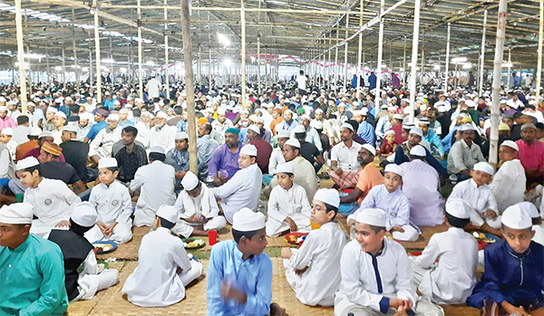 দেশের বৃহত্তম ইফতার মাহফিল সাতক্ষীরার নলতায়