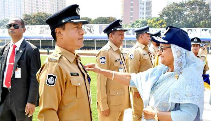 দেবহাটার কৃতি সন্তান কাওছার আহম্মেদ পিপিএম পদক অর্জনে শুভেচ্ছা 