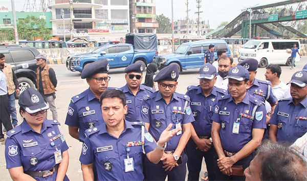 মানিকগঞ্জে ঈদযাত্রা নির্বিঘ্ন করতে জেলা পুলিশের পথসভা