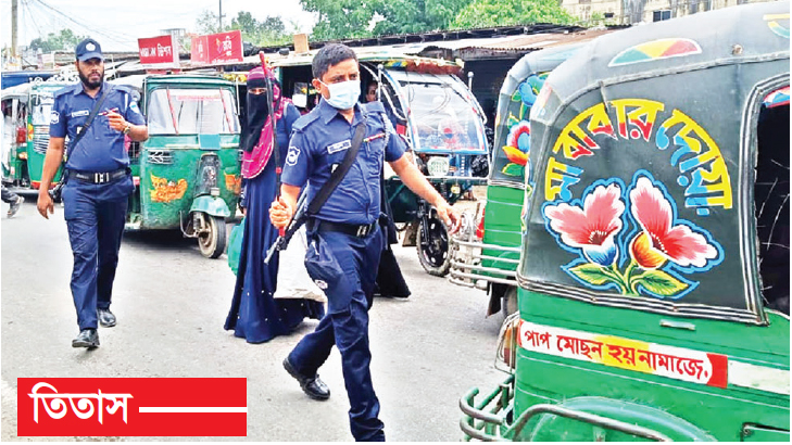 যানজট নিরসনে পুলিশের বিশেষ কার্যক্রম