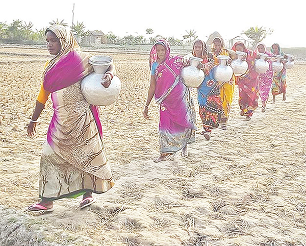 সুপেয় পানির সংকটে কয়রাবাসী