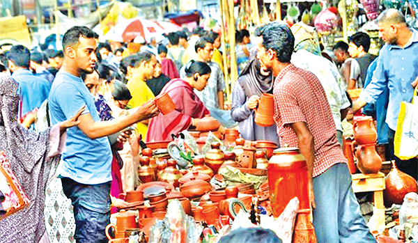 এক বর্গকিলোমিটারজুড়ে বসেছে বৈশাখি মেলা