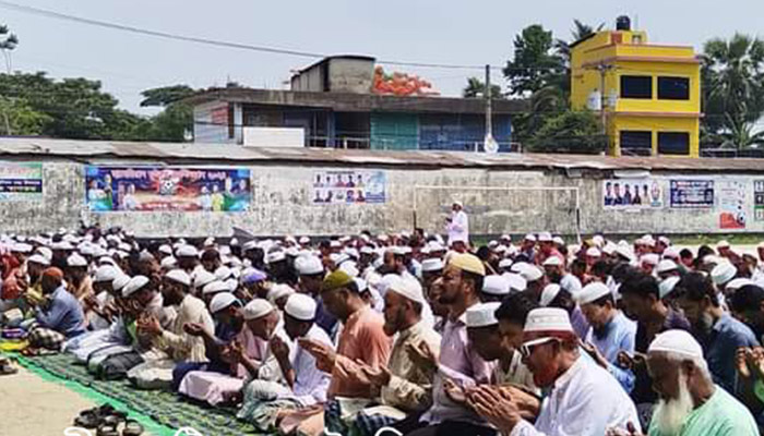 সোনাগাজীতে বৃষ্টির জন্য ইসতিসকার নামাজ আদায়