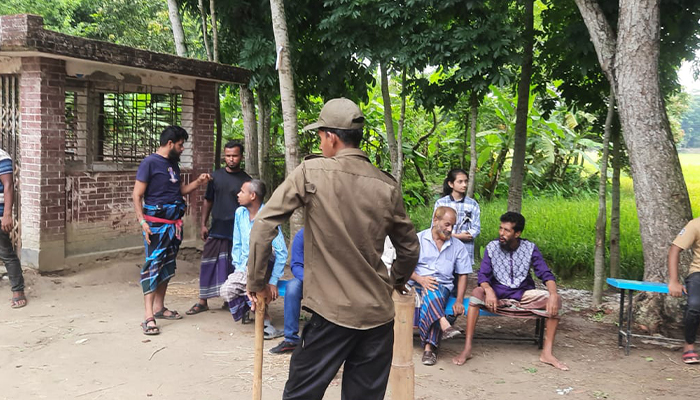 মাদারীপুরে দুই চেয়ারম্যান প্রার্থীর সমর্থকদের মধ্যে সংঘর্ষ, আহত ১০