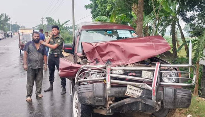 সড়ক দুর্ঘটনায় ইউএনও আহত