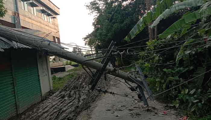 সোনাগাজীতে তিন দিনেও সচল হয়নি বিদ্যুৎ সংযোগ