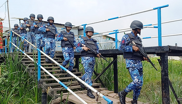 চাঁদপুরে নদী উপকূলীয় নির্বাচনী এলাকায় কোস্টগার্ডের মহড়া