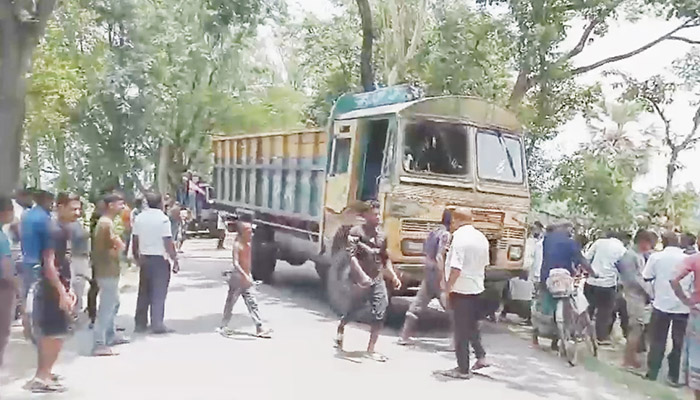 সাতক্ষীরায় পৃথক সড়ক দূর্ঘটনায় কলেজ ছাত্রসহ নিহত ২