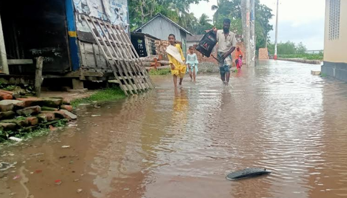 ঘূর্ণিঝড় রেমাল: পিরোজপুরের নদ-নদীতে বেড়েছে পানি 