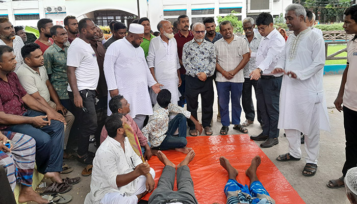 রংপুরে আলু চাষী ও ব্যবসায়ীদের গণঅনশন পালন