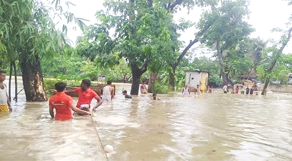 কক্সবাজারে রিমালের দুর্যোগে ভারি বর্ষণ ও দমকা হাওয়া