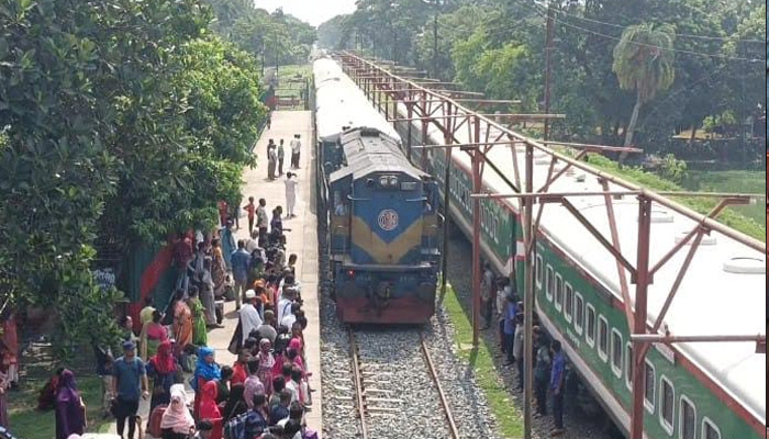 আজ থেকে বেনাপোল-মোংলা রুটে ট্রেন চলাচল শুরু