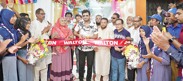 চাঁপাইনবাবগঞ্জে ওয়ালটন এক্সক্লুসিভ শোরুম ‘রিলায়েন্স এন্টারপ্রাইজ’ উদ্বোধন