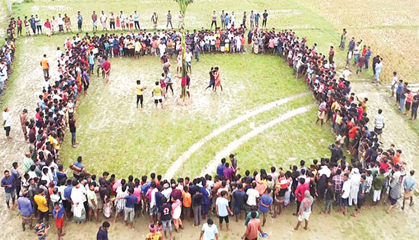 নওগাঁয় গ্রামবাংলার ঐতিহ্যবাহী পাতা খেলা