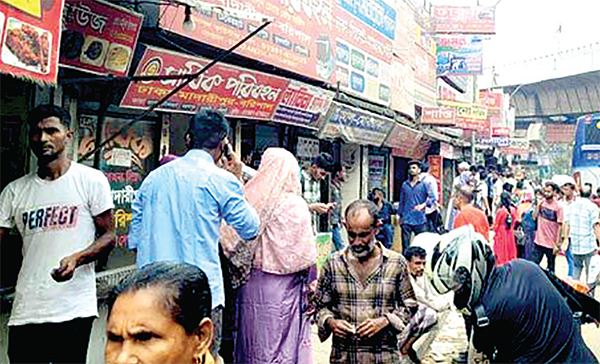 বাড়তি ভাড়া আদায়ের অভিযোগ