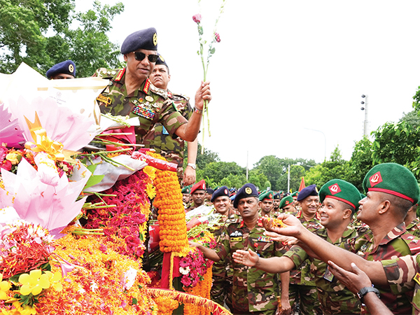 সেনাপ্রধানের ৯, ১৭ ও ৩৩ পদাতিক ডিভিশনে বিদায়ি দরবার