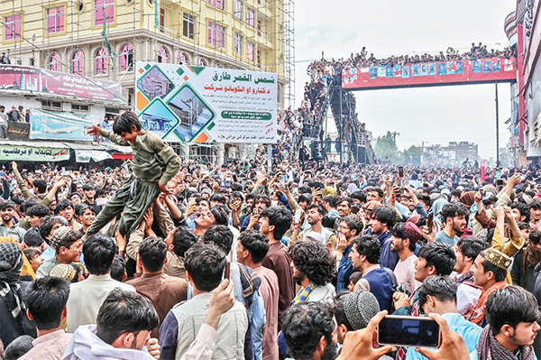 আনন্দে ভাসছে আফগানরা