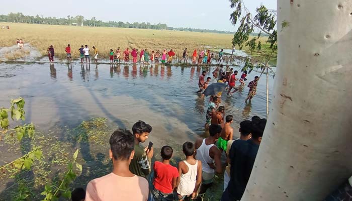 ভূরুঙ্গামারীতে বাবার সাথে অভিমান করে ছেলের আত্মহত্যা