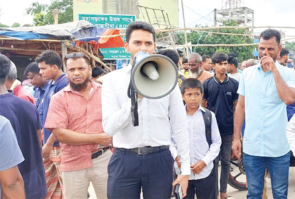 সাঁথিয়ায় যানজট নিরসনে অবৈধ স্থাপনা উচ্ছেদ