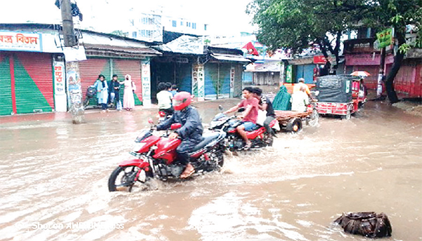 আবর্জনায় ভরা ড্রেন