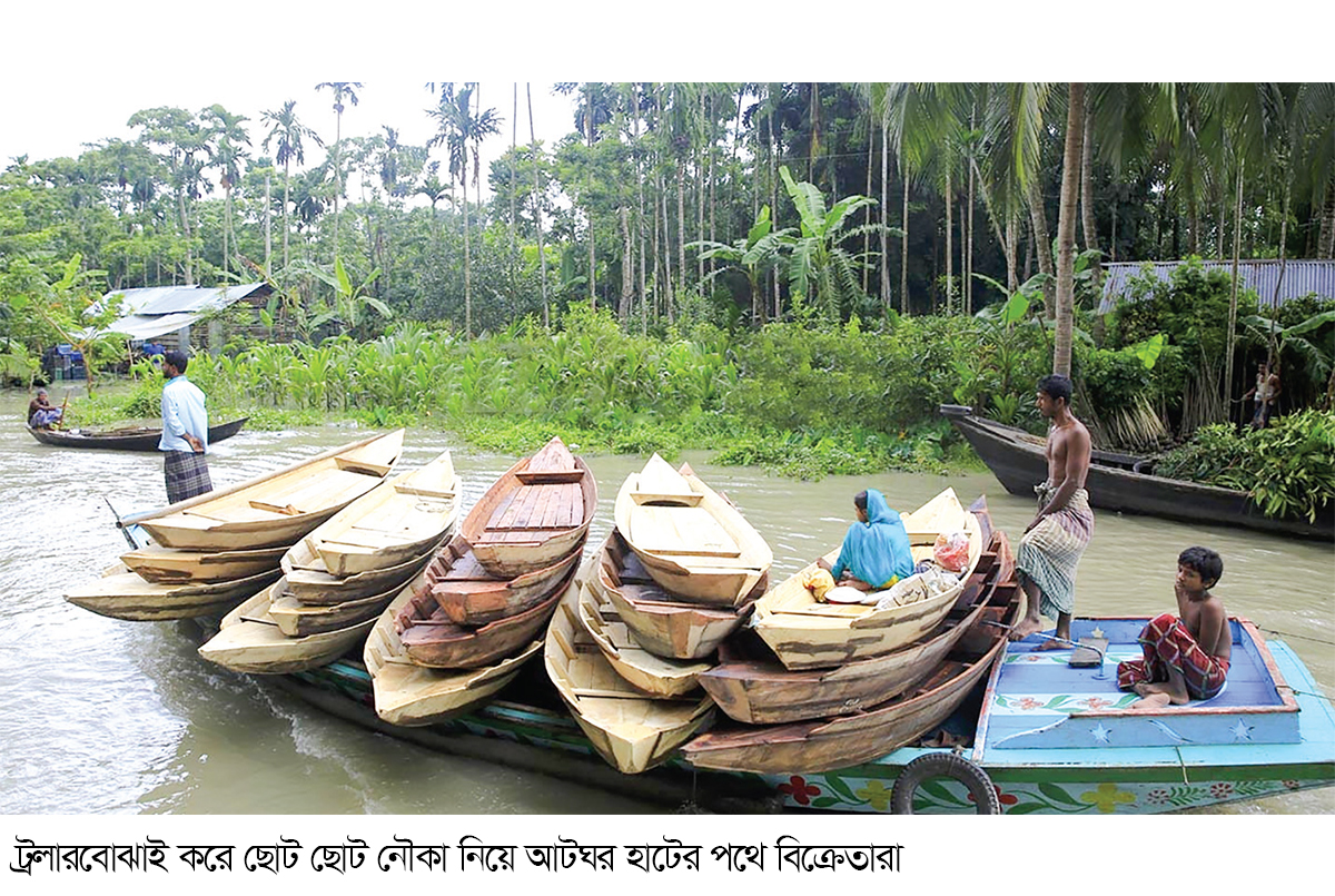 পিরোজপুরে শতবছরের ভাসমান নৌকার হাট