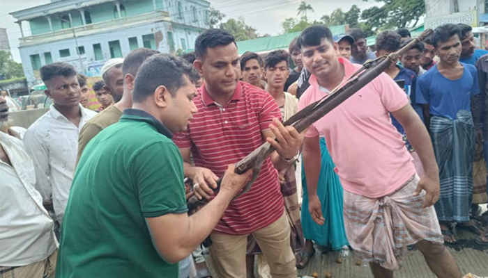 টেকনাফে উদ্ধারকৃত জি-৩ রাইফেল যাচ্ছিল গর্জনিয়ার ডাকাত আবছার বাহিনীর হাতে