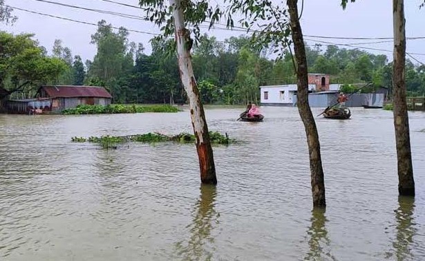 যমুনা নদীর পানি বিপদসীমার উপর  দিয়ে প্রবাহিত, নিম্নাঞ্চল বন্যাকবলিত