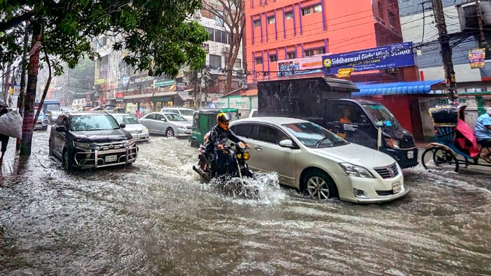 এই মৌসুমে ঢাকাতে রেকর্ড বৃষ্টি