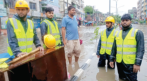 জলাবদ্ধতা নিরসনে কাজ করছে ডিএনসিসির ৫ হাজার কর্মী