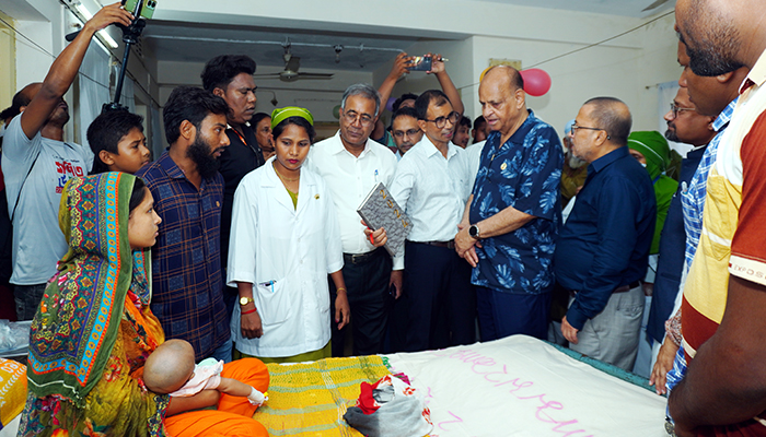 বীরগঞ্জ উপজেলা স্বাস্থ্য কমপ্লেক্স পরিদর্শনে স্বাস্থ্যমন্ত্রী