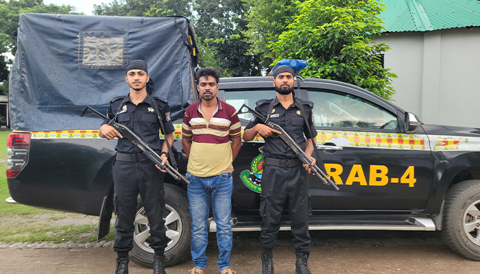 আশুলিয়ায় ১২ হাজার পিস ইয়াবাসহ মাদক ব্যবসায়ী গ্রেফতার