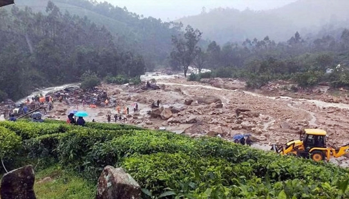 কেরালায় ভূমিধসে নিহত ১৯, বহু হতাহতের আশঙ্কা