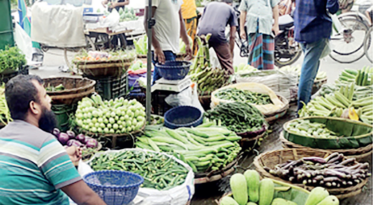 দাম কিছুটা কমলেও অখুশি ক্রেতারা