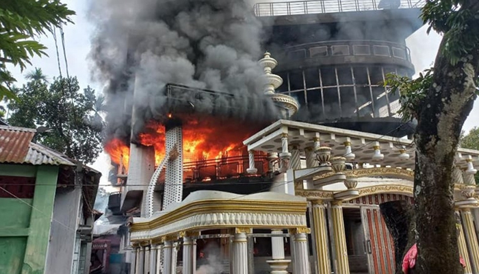 আ.লীগ নেতার বাড়ি থেকে ৬ দগ্ধ মরদেহ উদ্ধার