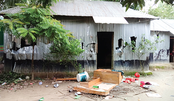 শেরপুরের ঝিনাইগাতী বেদে পল্লিতে হামলা