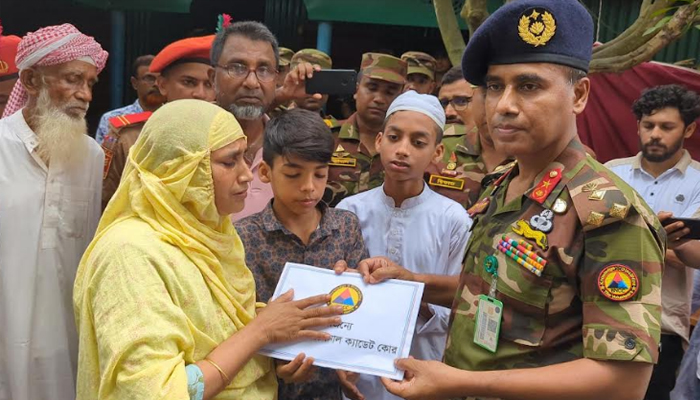 সিরাজগঞ্জের নিহত শিক্ষার্থী শিহাবের পরিবারের পাশে বিএনসিসি