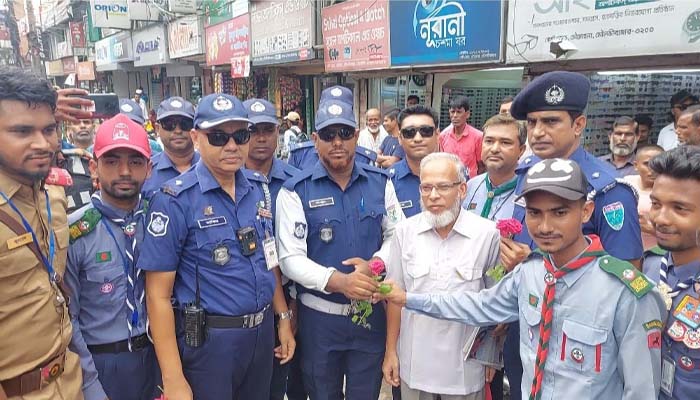 মৌলভীবাজারের সড়কে ফিরেছে ট্রাফিক পুলিশ