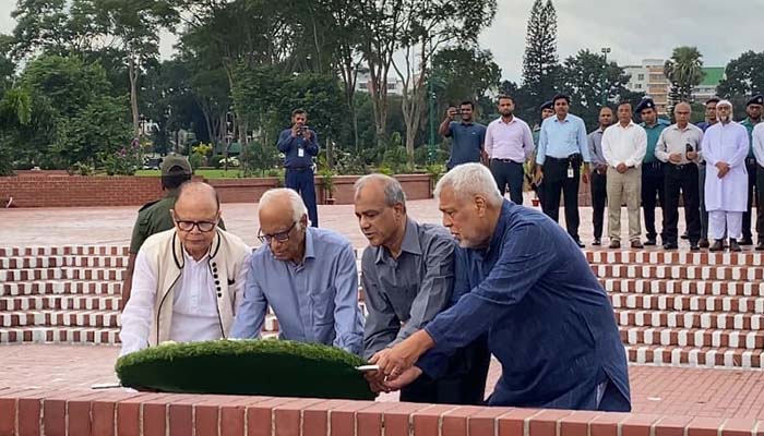 জাতীয় স্মৃতিসৌধে নতুন চার উপদেষ্টার শ্রদ্ধা নিবেদন