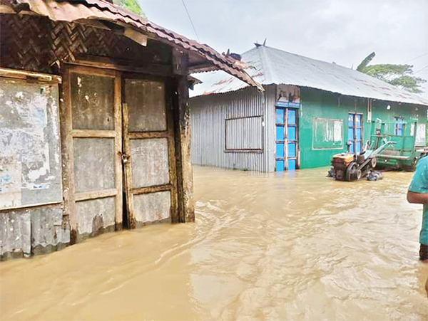 ফেনীতে দেড় মাসের ব্যবধানে তৃতীয় দফায় বন্যা