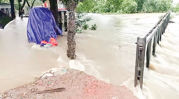 আখাউড়ায় ভারতীয় ঢল তলিয়ে গেছে স্থলবন্দর