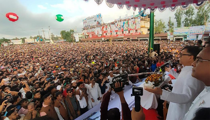 কক্সবাজারে বাঘের গর্জন, পথে পথে জনতার উত্তাল ঢেউ