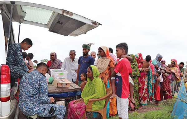 ফিল্ড ও ভ্রাম্যমাণ হাসপাতালের মাধ্যমে নৌবাহিনীর চিকিৎসাসেবা