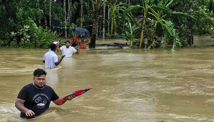 টানা বর্ষণে উখিয়ায় রোহিঙ্গা ক্যাম্পসহ শতাধিক গ্রাম প্লাবিত 