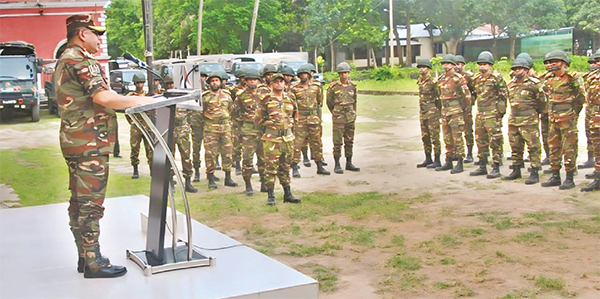 গৌরীপুর আর্মি ক্যাম্প পরিদর্শন করলেন সেনাপ্রধান